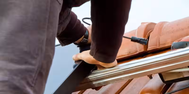 Zelf zonnepanelen plaatsen: Een complete handleiding